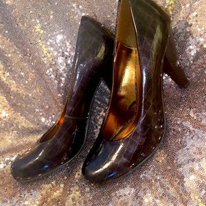 🍫 CHOCOLATE round toe printed heel😊